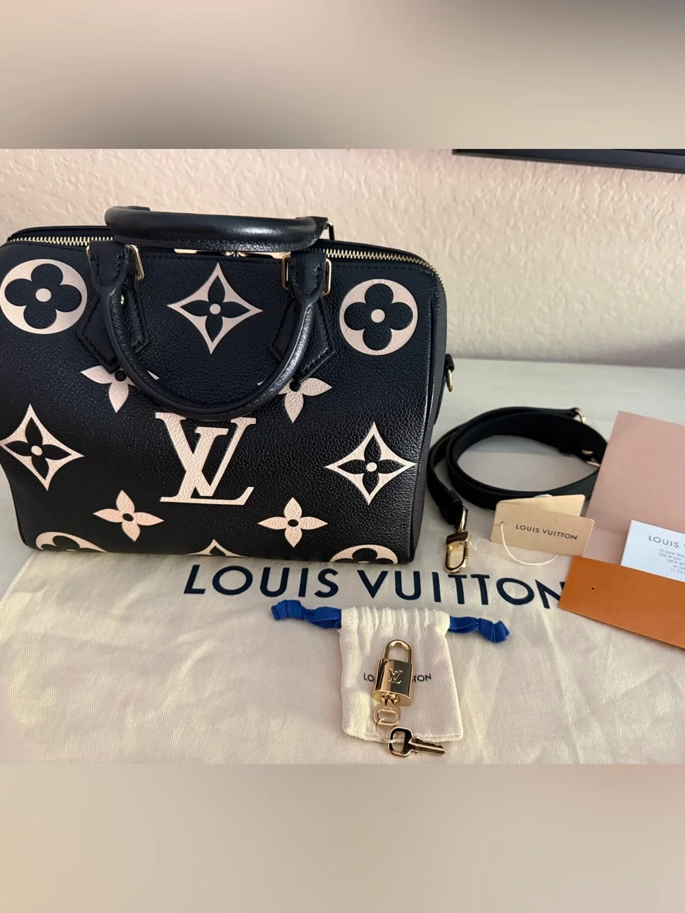 Louis Vuitton Black & Cream Monogram speedy bandouliere 25